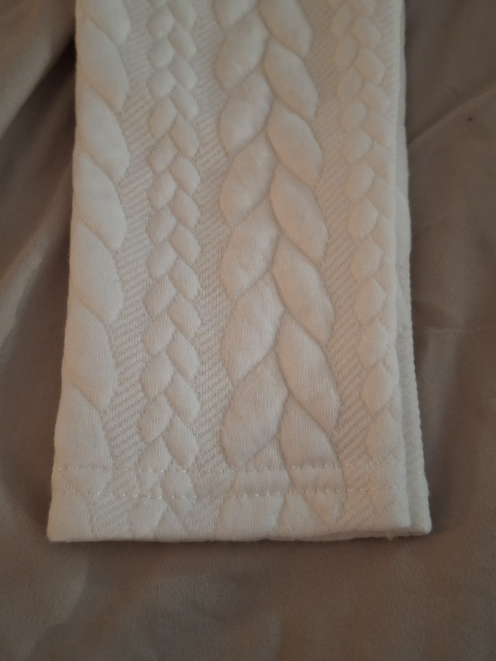 Women's White Quilted Long-Sleeve Tunic Top - Picture 3 of 6